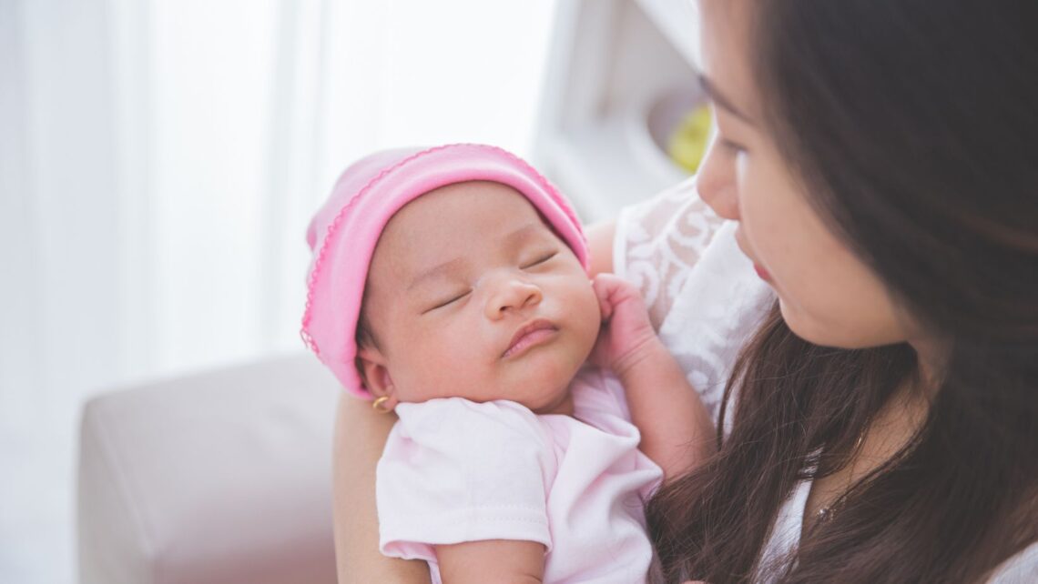 48 hours of new born with new mom